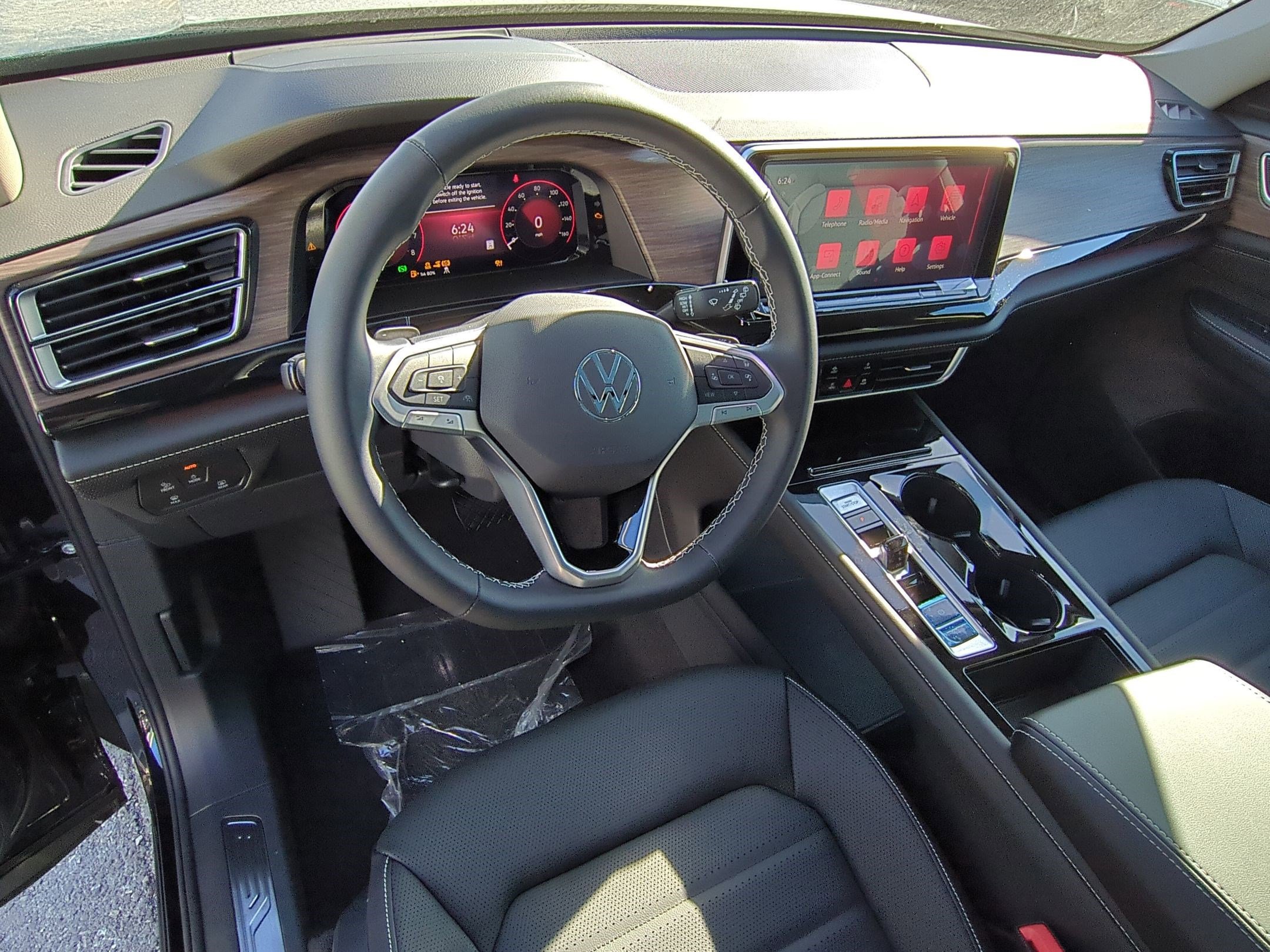 2025 Volkswagen Atlas SEL photo 6