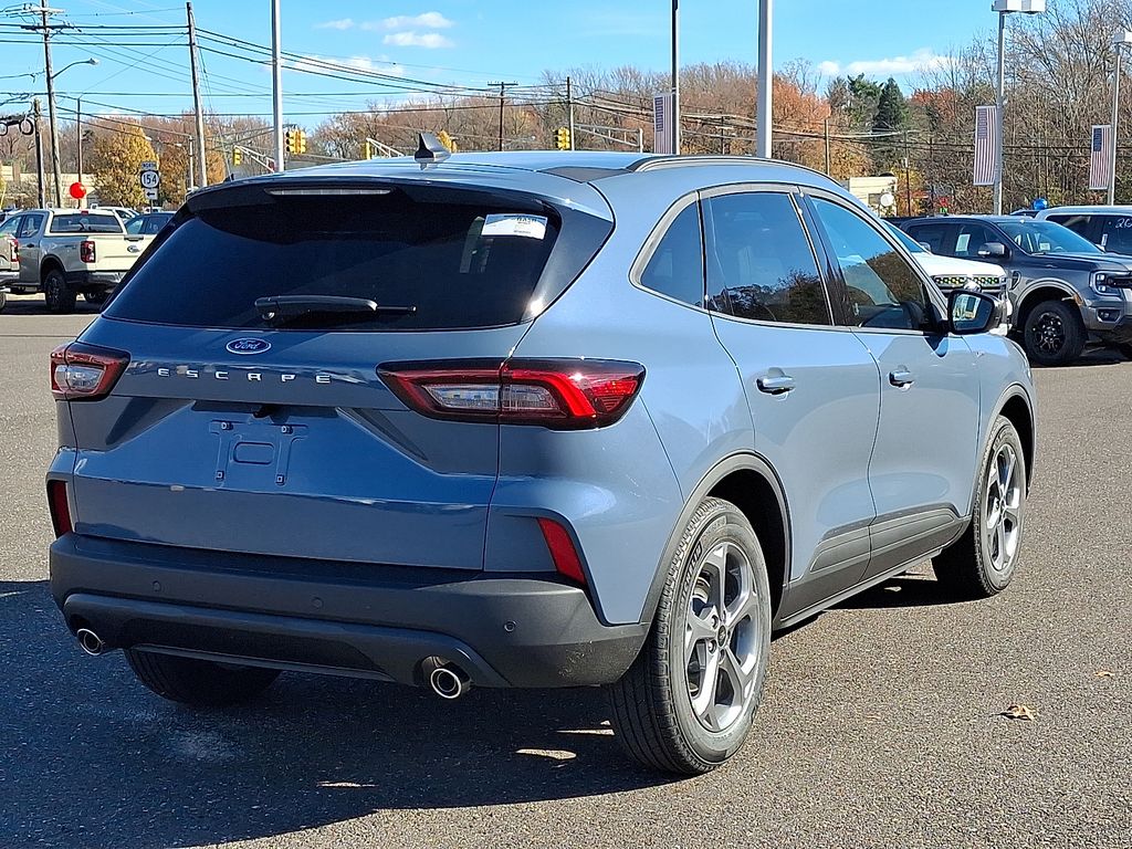 2026 Ford Escape ST-Line photo 3