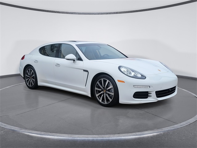 2016 Porsche Panamera Base's photo