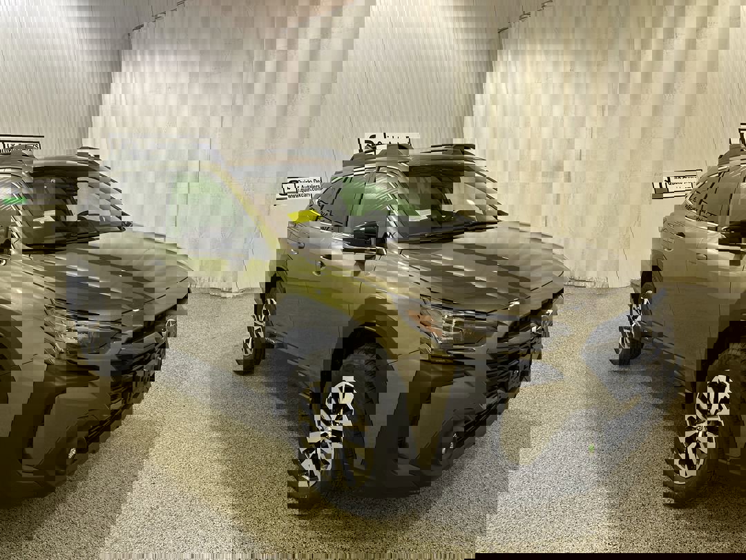 2025 Subaru Outback Premium's photo