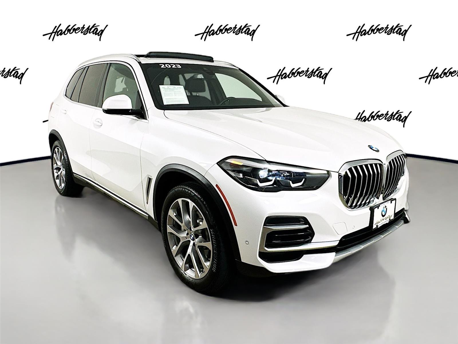 Used 2023 Mineral White Metallic BMW xDrive40i image 3
