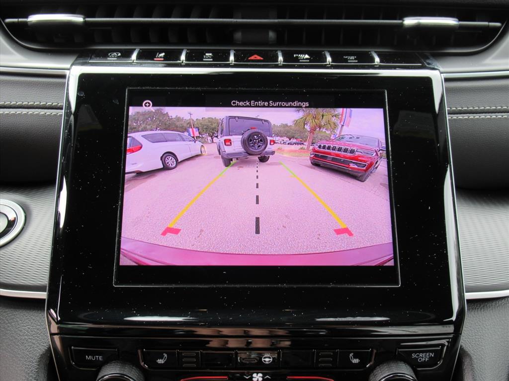 2025 Jeep Grand Cherokee Laredo X photo 21