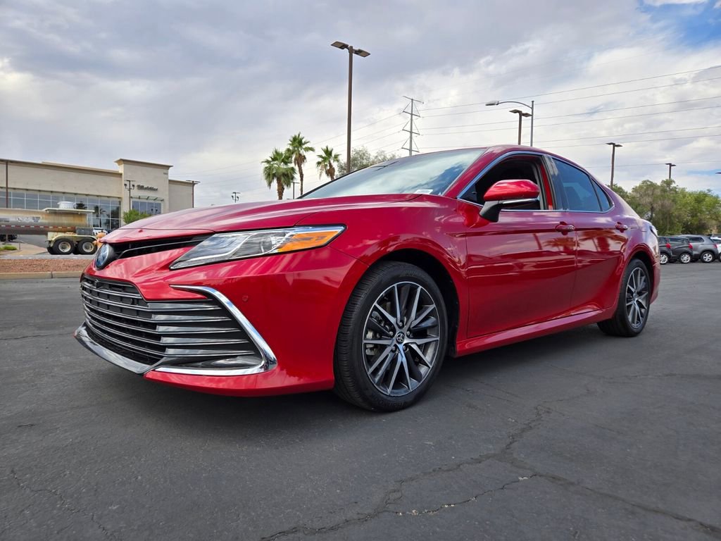 2024 Toyota Camry Hybrid XLE photo 2