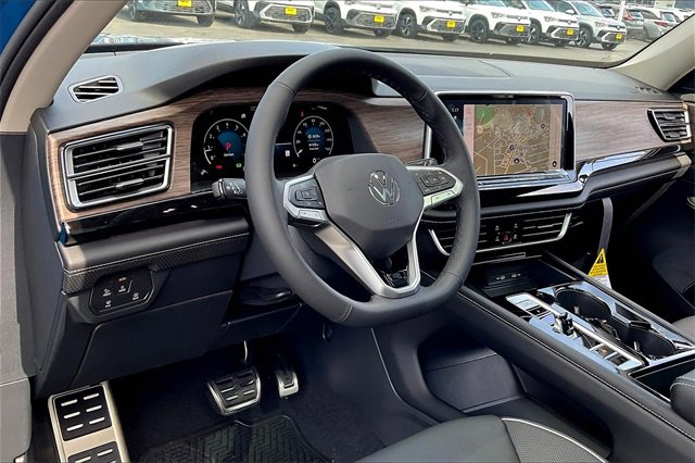 2025 Volkswagen Atlas SEL Premium R-Line photo 6