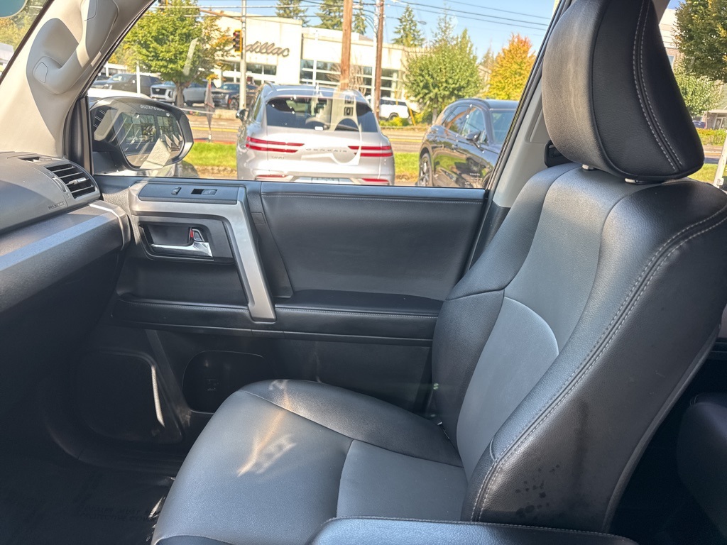 2021 Toyota 4Runner SR5 Premium photo 26