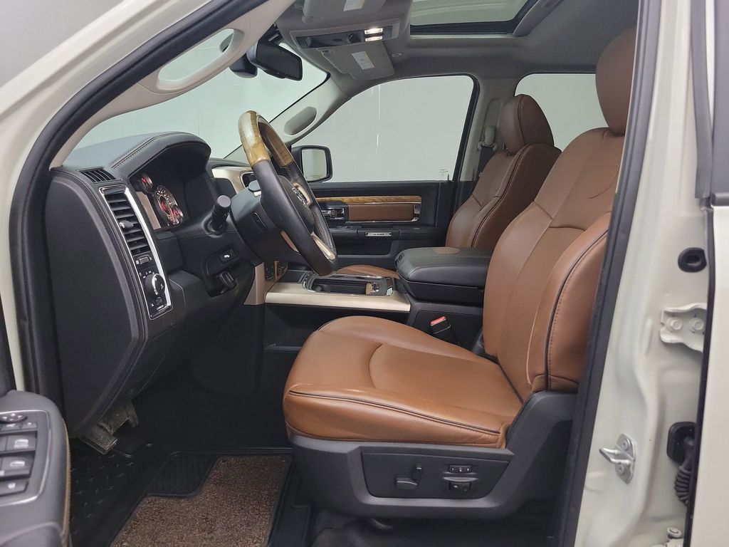 2017 Ram 1500 Longhorn photo 4