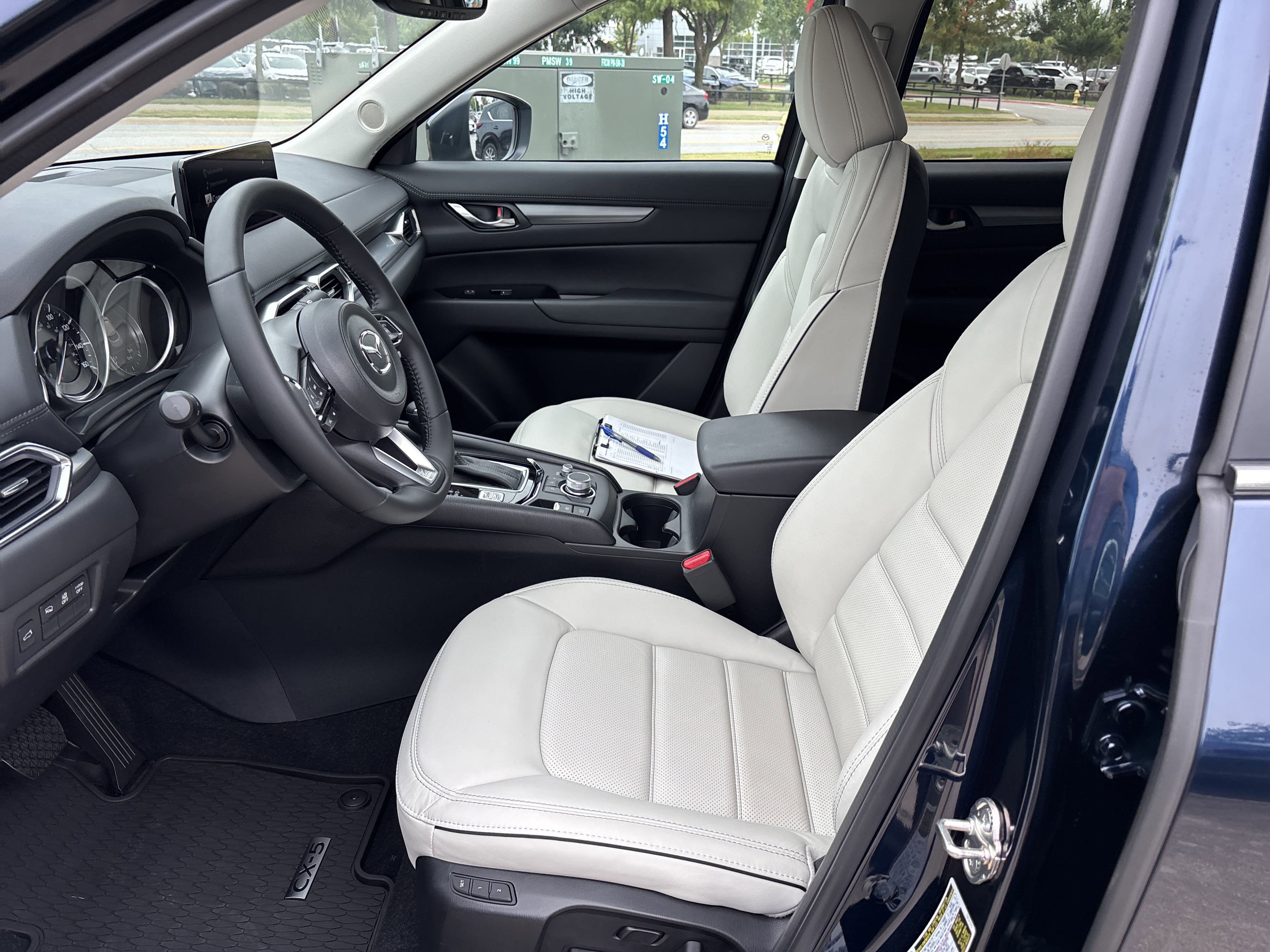 2025 Mazda CX-5 2.5 S Preferred photo 4