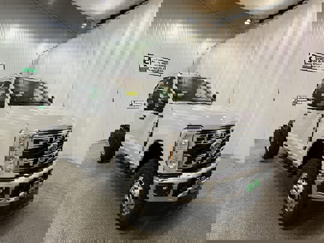 New 2025 OXFORD WHITE Ford XL image 3