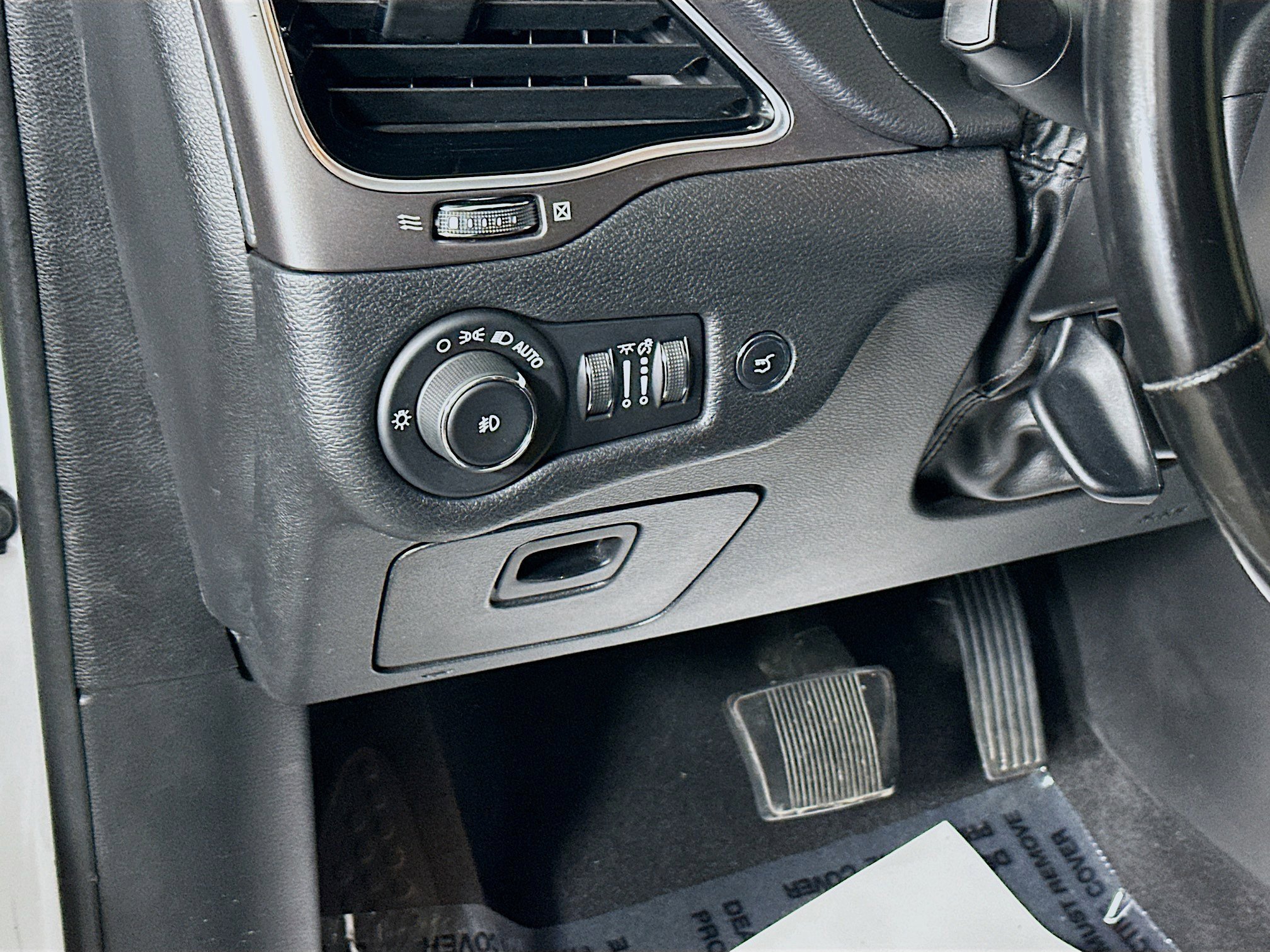 2019 Jeep Cherokee Limited photo 10