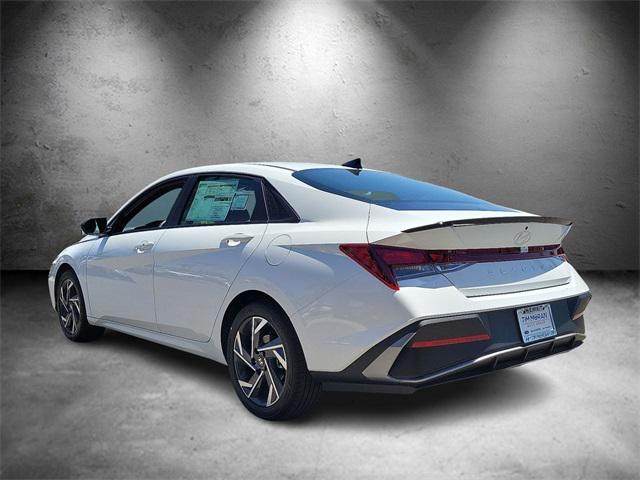 2025 Hyundai Elantra SEL Sport photo 5