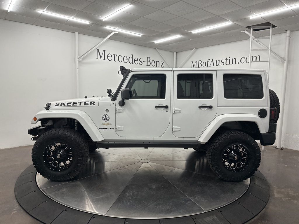 2014 Jeep Wrangler Unlimited Sahara photo 4