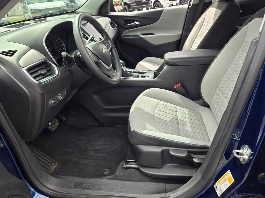 2022 Chevrolet Equinox LS photo 13