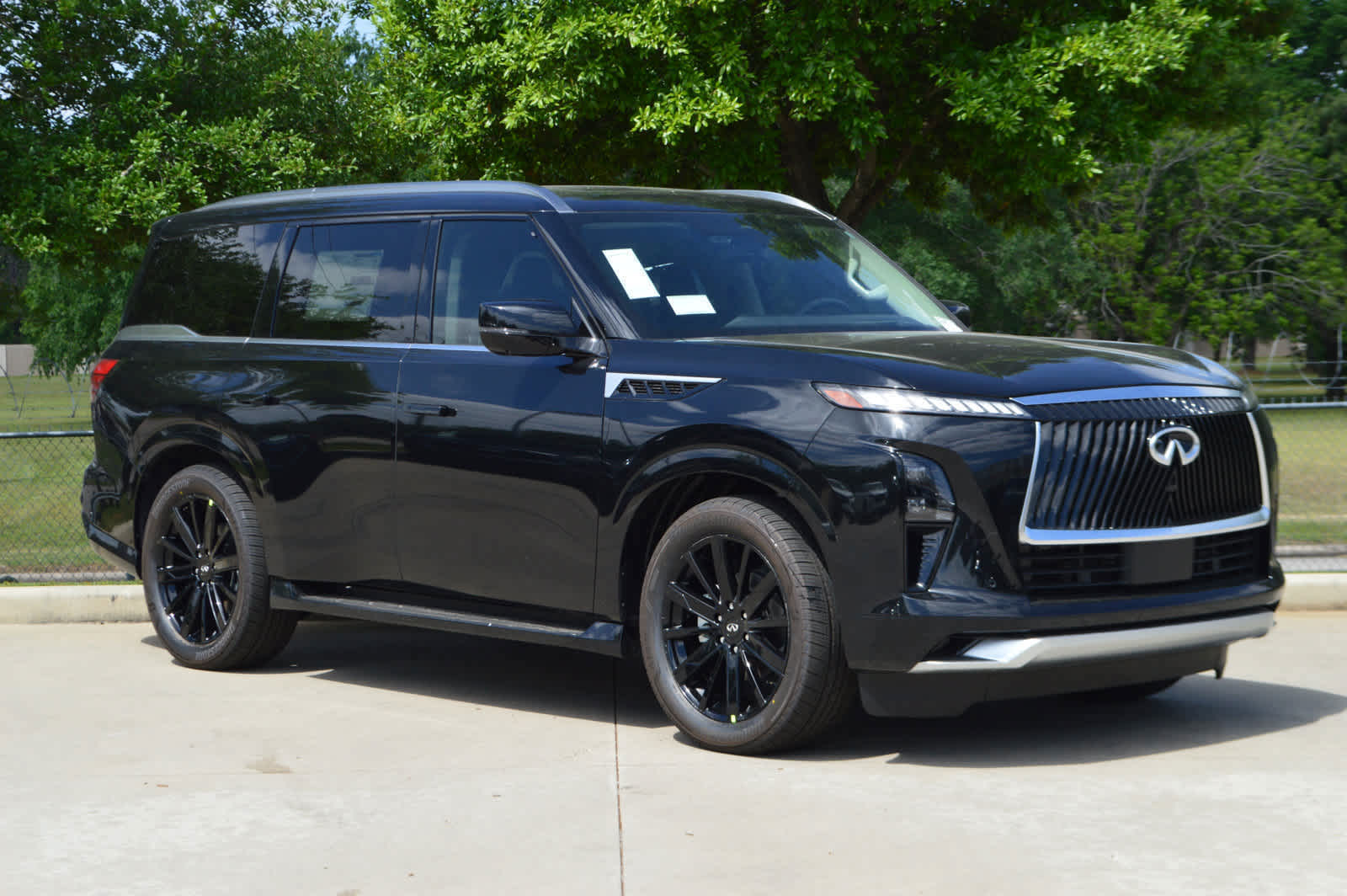 2025 Infiniti QX80 Sensory photo 2