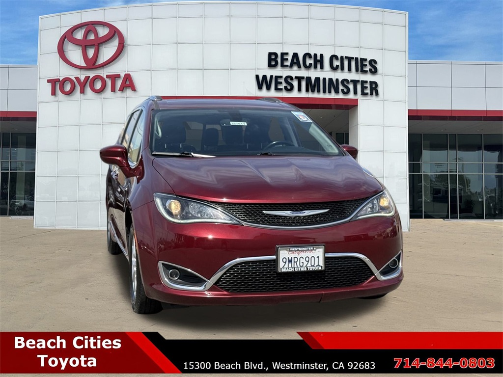 2020 Chrysler Pacifica Touring L photo 3