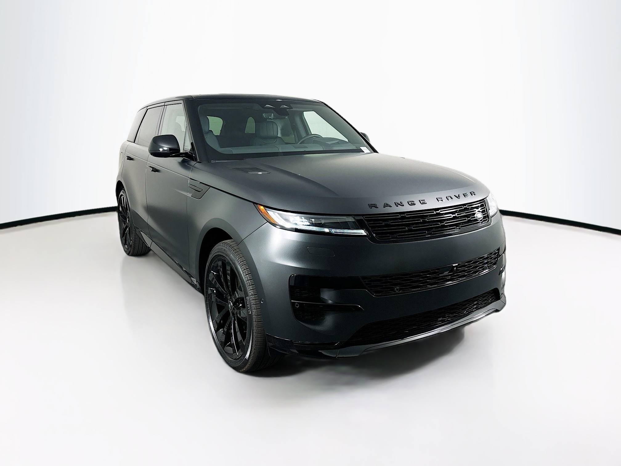 2025 Land Rover Range Rover Sport SE photo 3