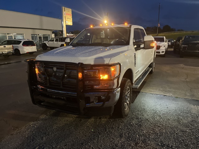 2019 Ford F-350 Lariat photo 2