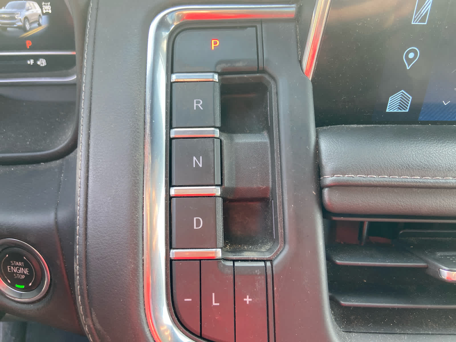 2023 Chevrolet Suburban LT photo 23