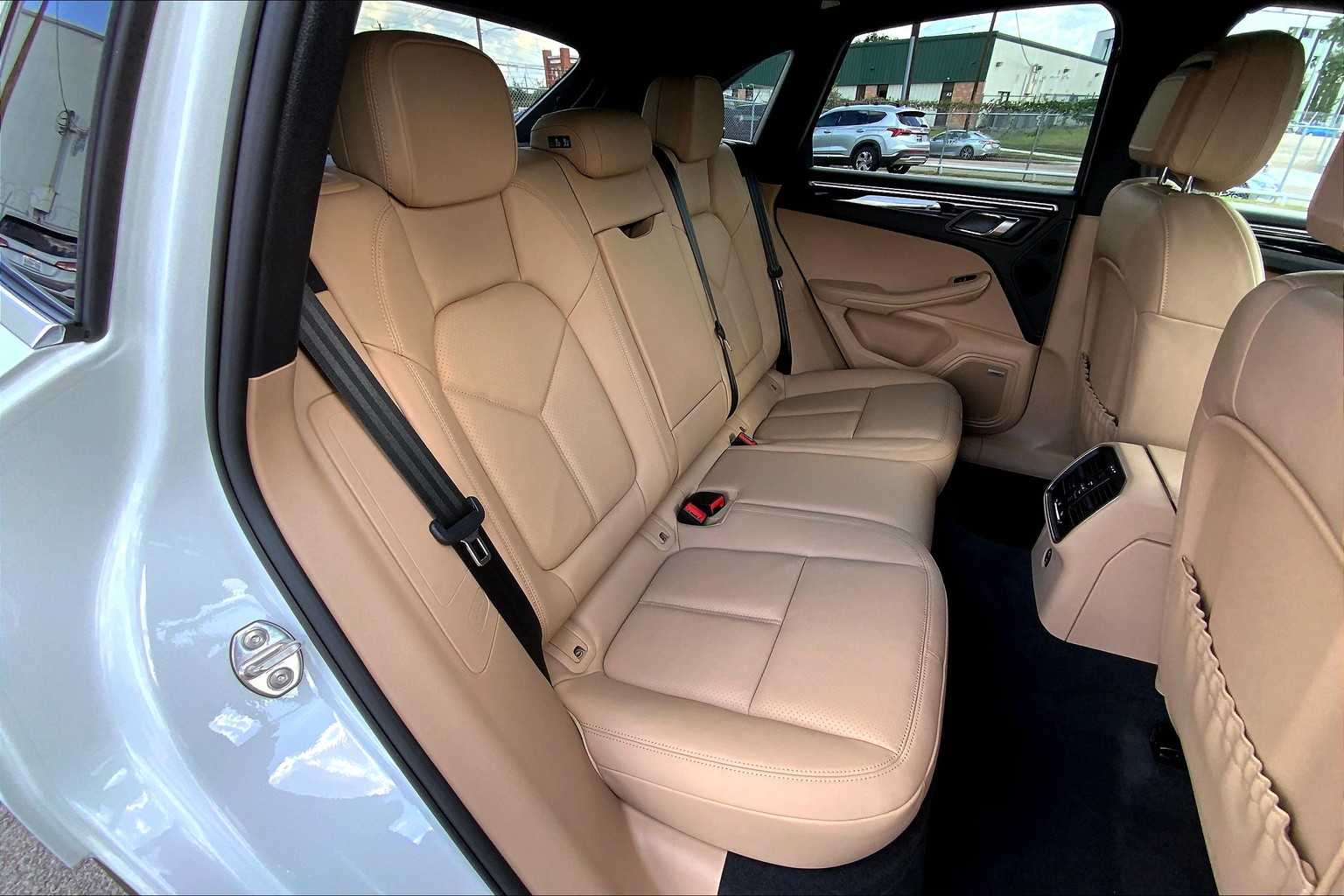 2020 Porsche Macan S photo 19