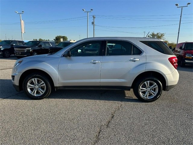 2017 Chevrolet Equinox LS photo 2