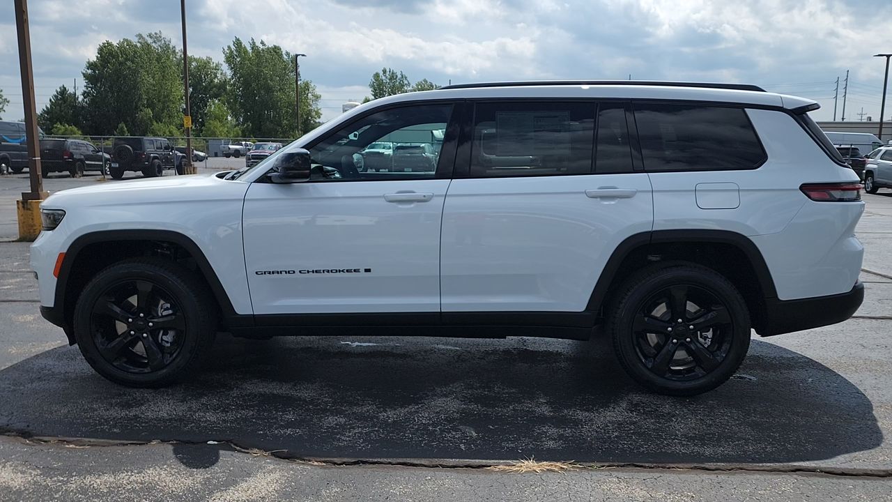 2025 Jeep Grand Cherokee Limited photo 5
