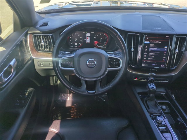 2020 Volvo XC60 T5 Inscription photo 13