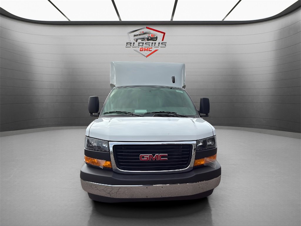2025 Gmc Savana Cutaway 3500 photo 6