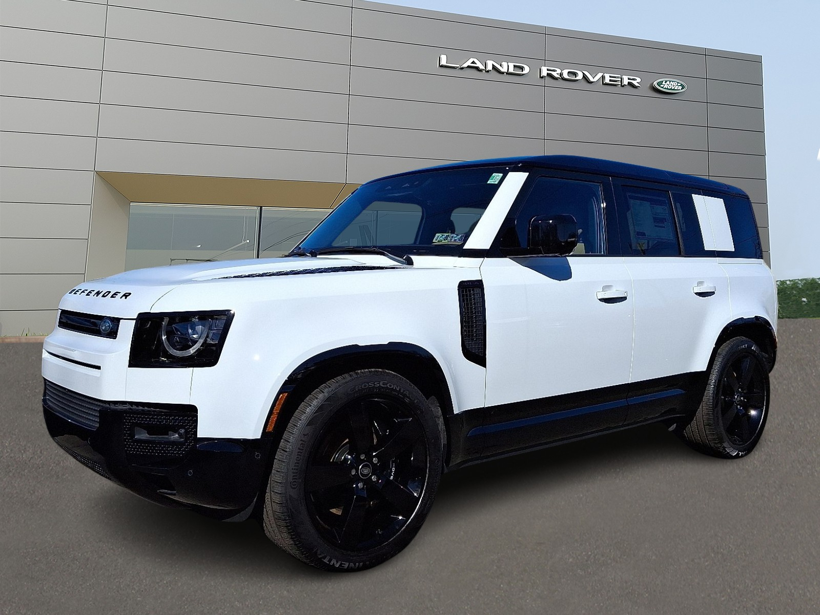 2025 Land Rover Defender V8's photo