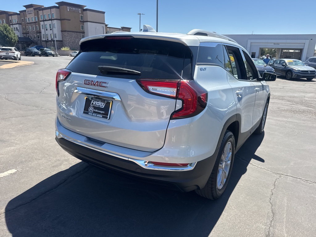 2022 Gmc Terrain SLT photo 2