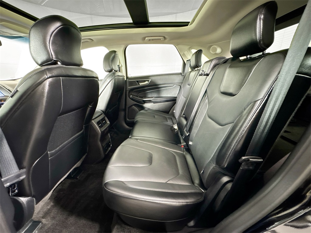 2018 Ford Edge Titanium photo 13
