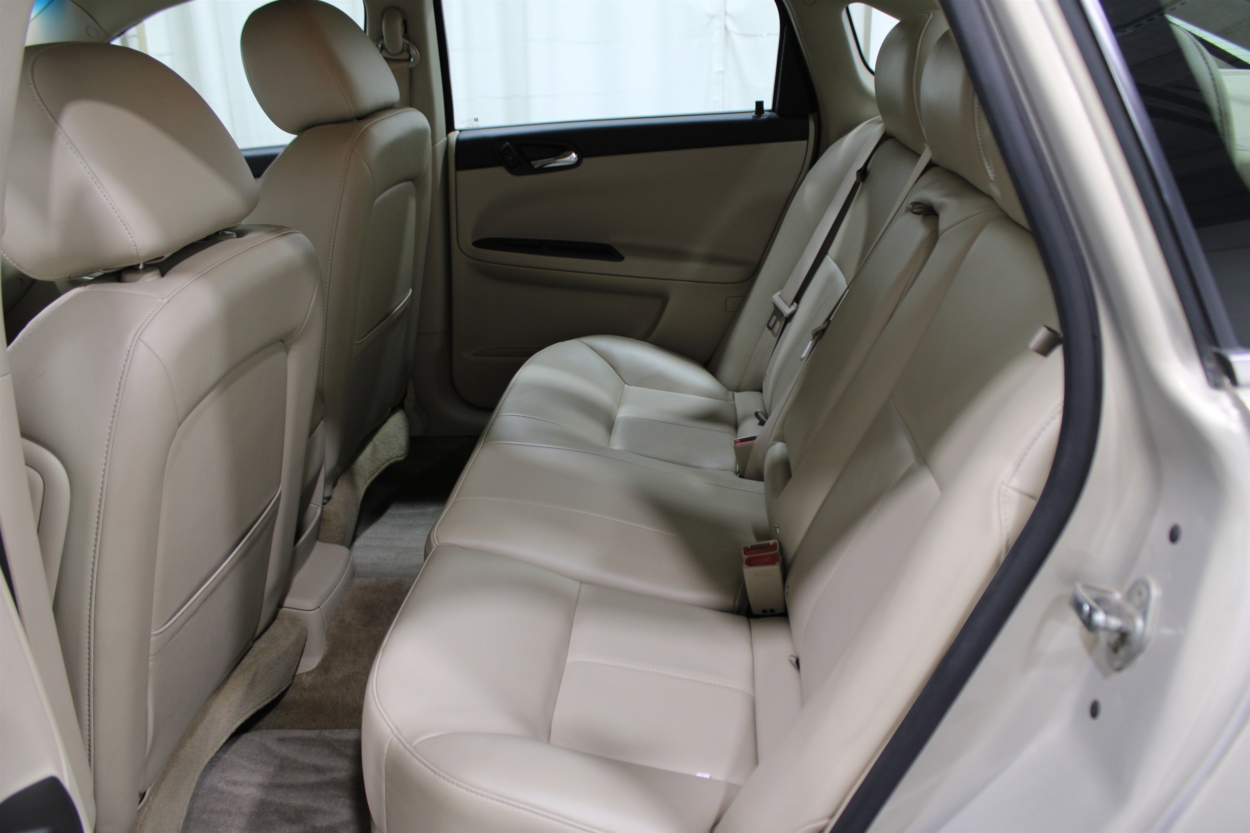 2011 Chevrolet Impala LTZ photo 4