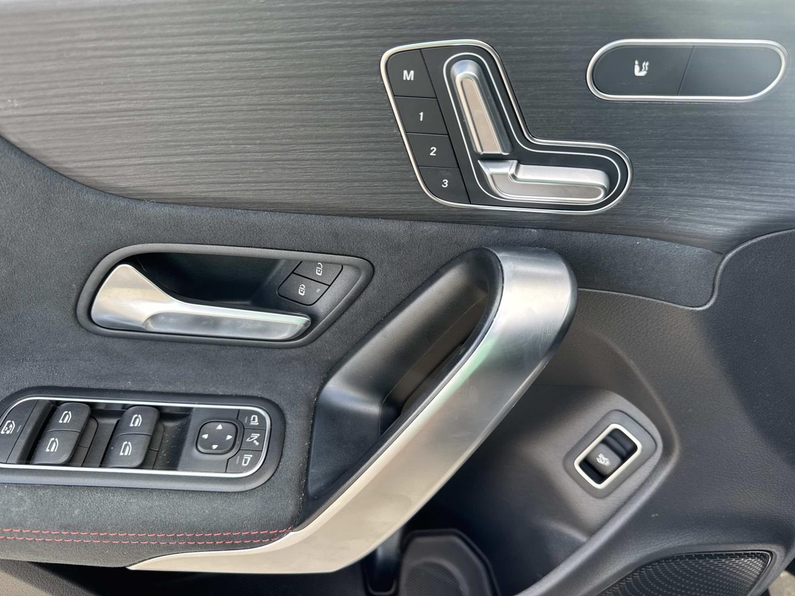 2025 Mercedes Benz CLA 250 photo 17