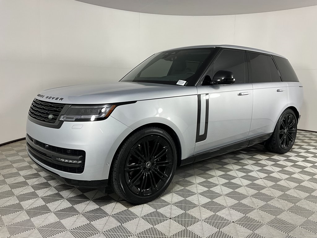 2025 Land Rover Range Rover SE's photo