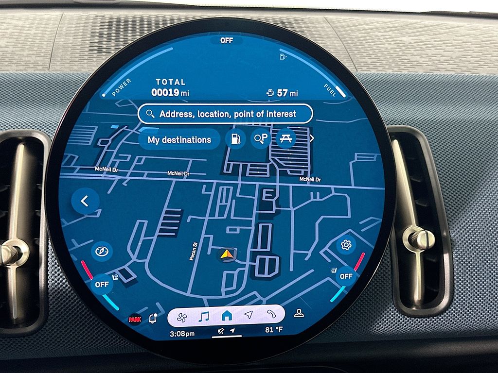 New 2025 White MINI Signature Plus image 12