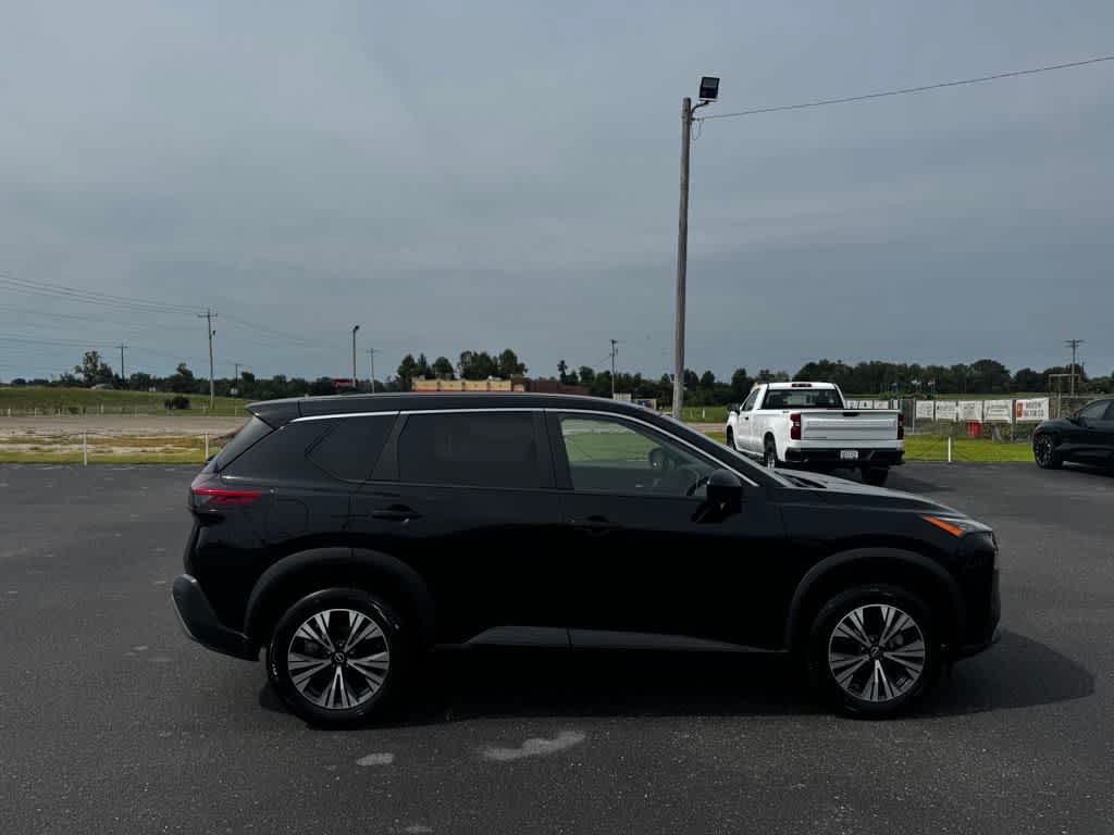 2023 Nissan Rogue SV photo 5