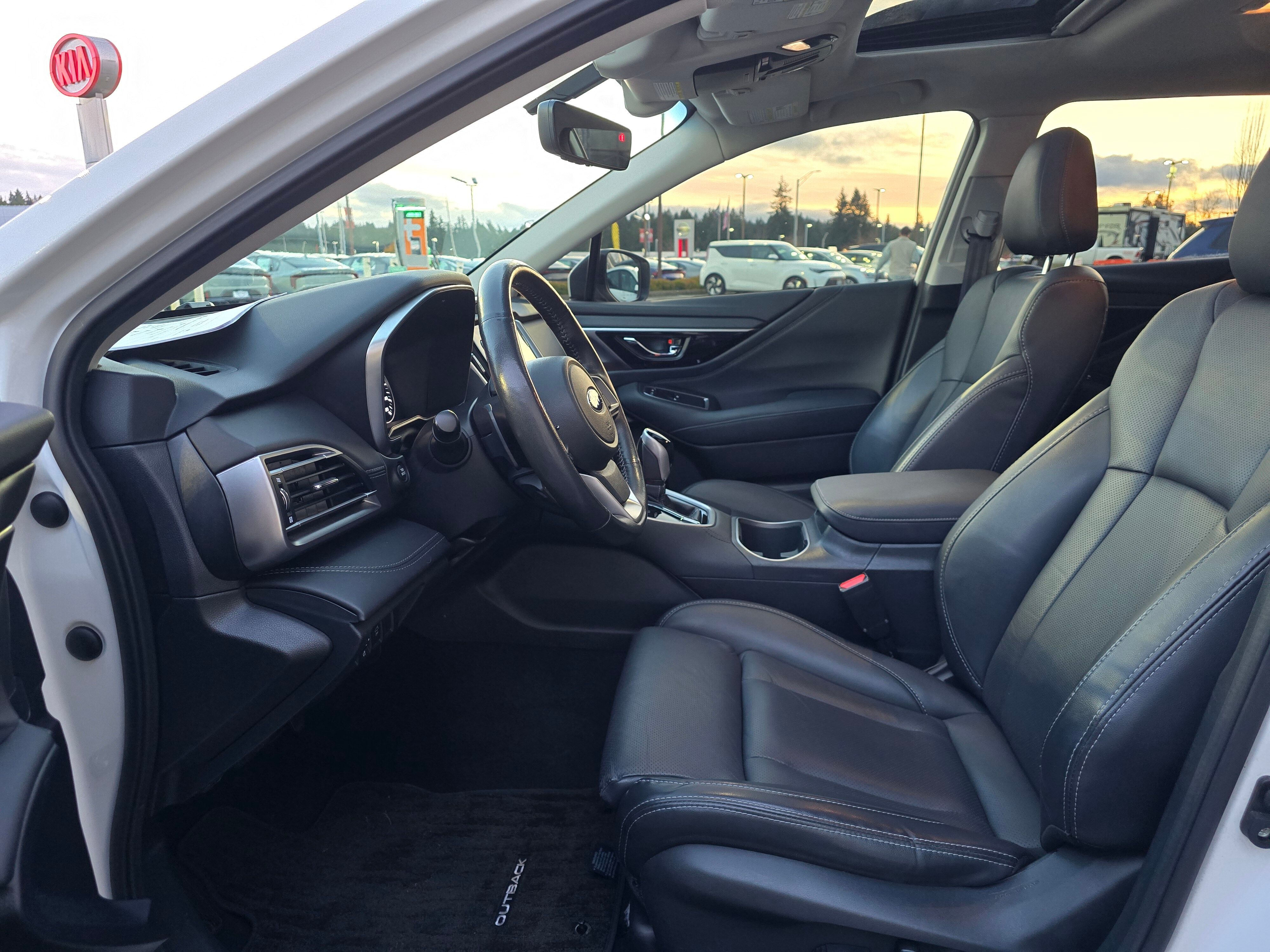 2022 Subaru Outback Limited photo 4