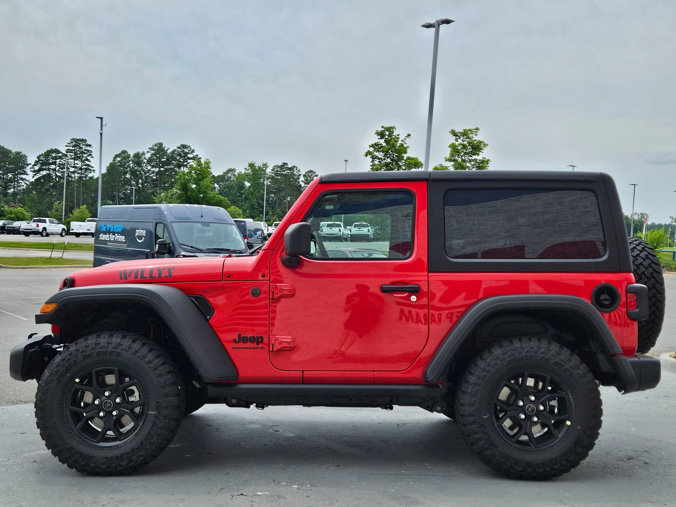 2025 Jeep Wrangler Willys photo 4
