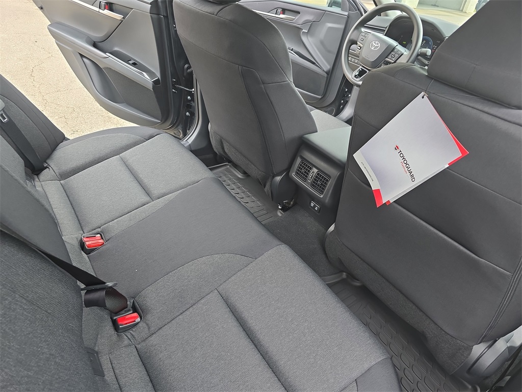 2025 Toyota Camry LE photo 11