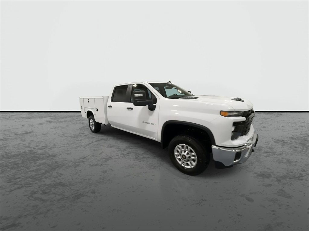 2025 Chevrolet Silverado 2500HD photo 2