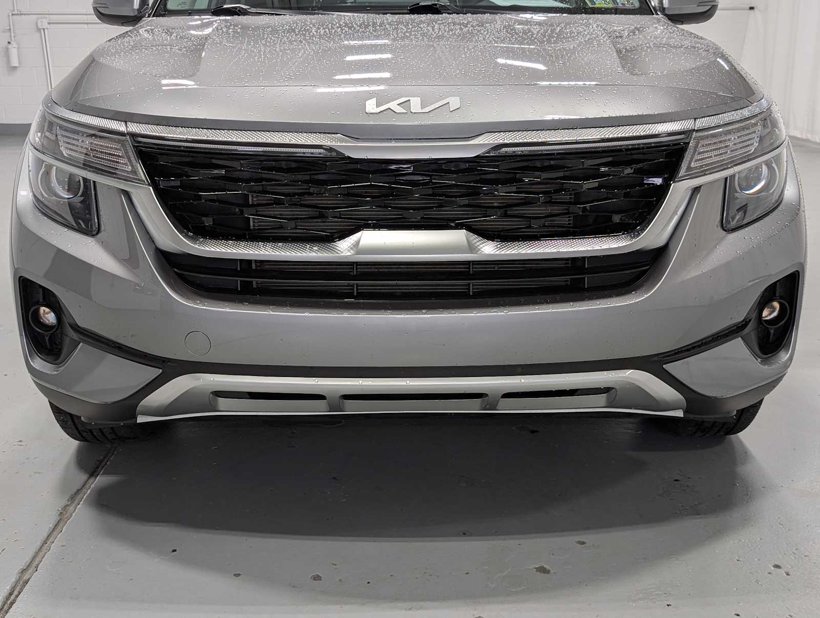 2023 Kia Seltos EX photo 2