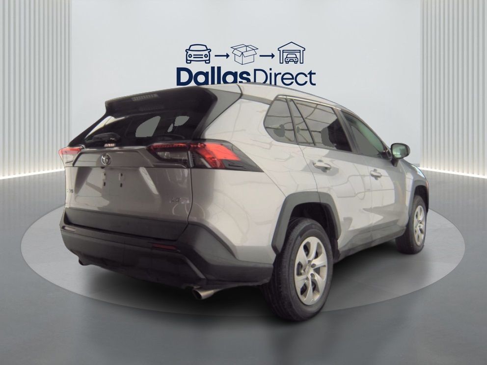 2021 Toyota RAV4 LE photo 5
