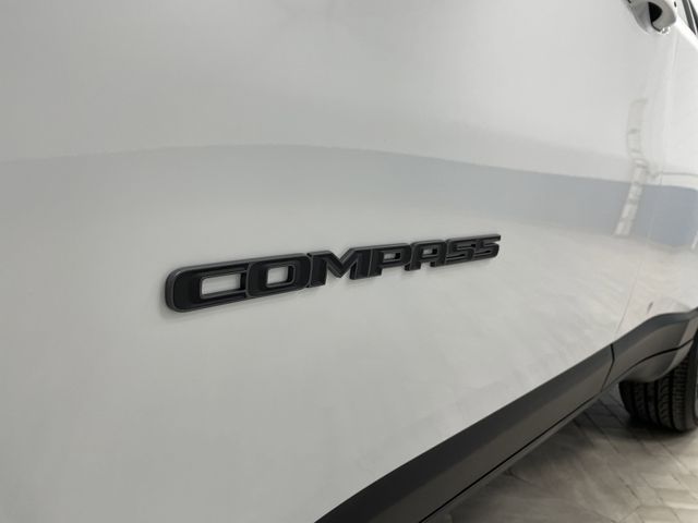 2025 Jeep Compass Latitude Altitude Special Edition photo 28