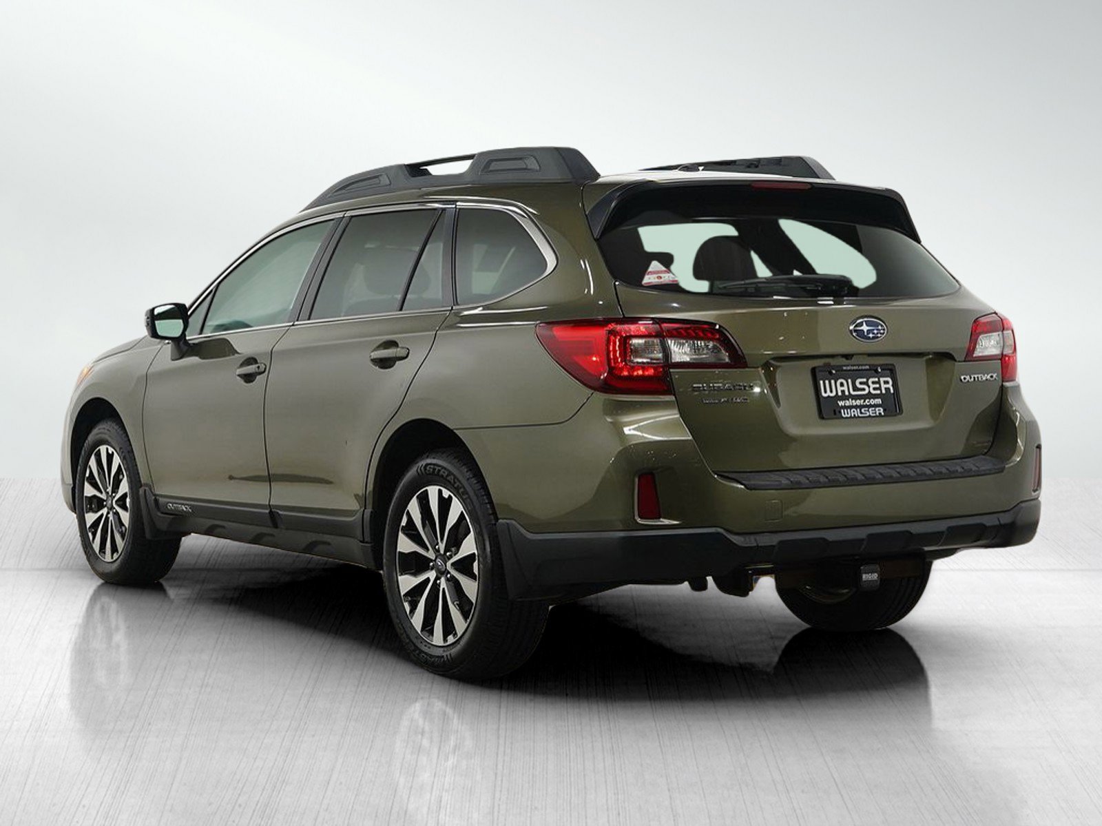 2015 Subaru Outback Limited photo 3
