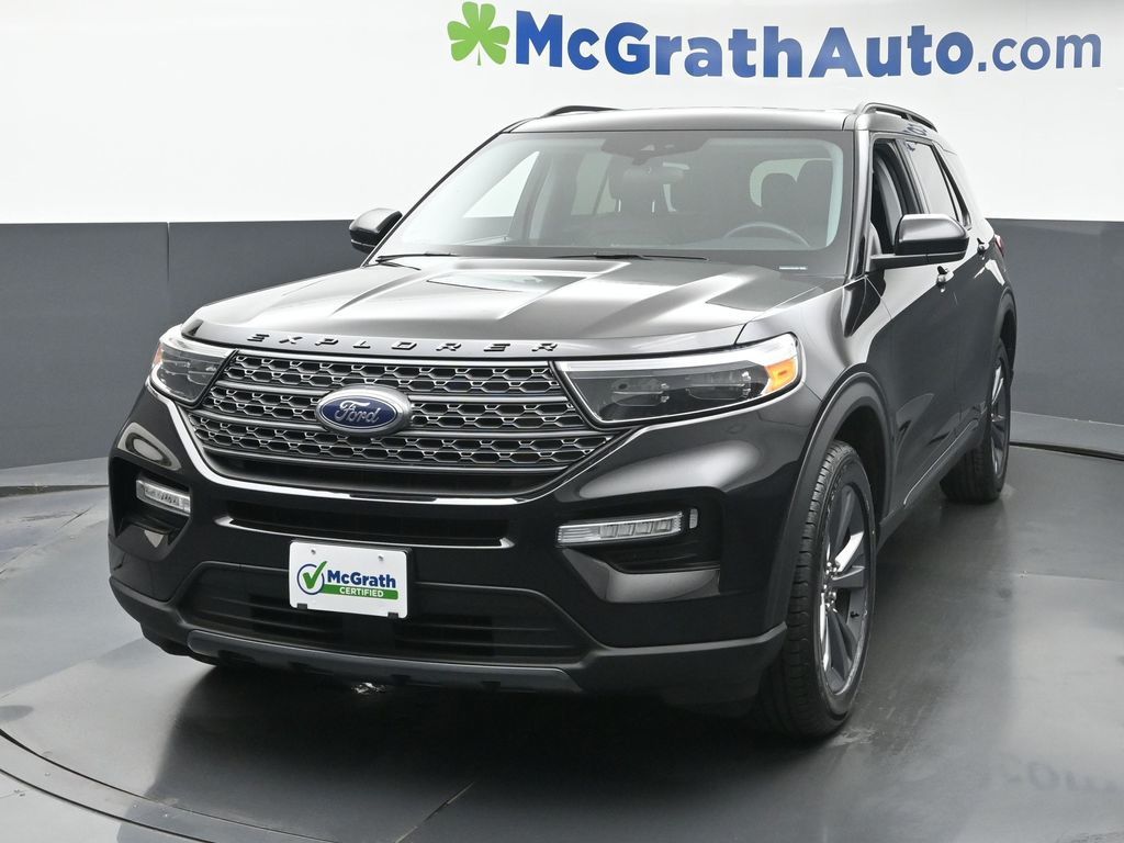 2023 Ford Explorer XLT photo 3