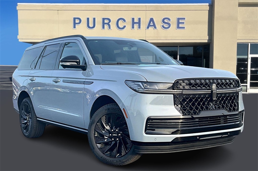 2025 Lincoln Navigator Reserve's photo