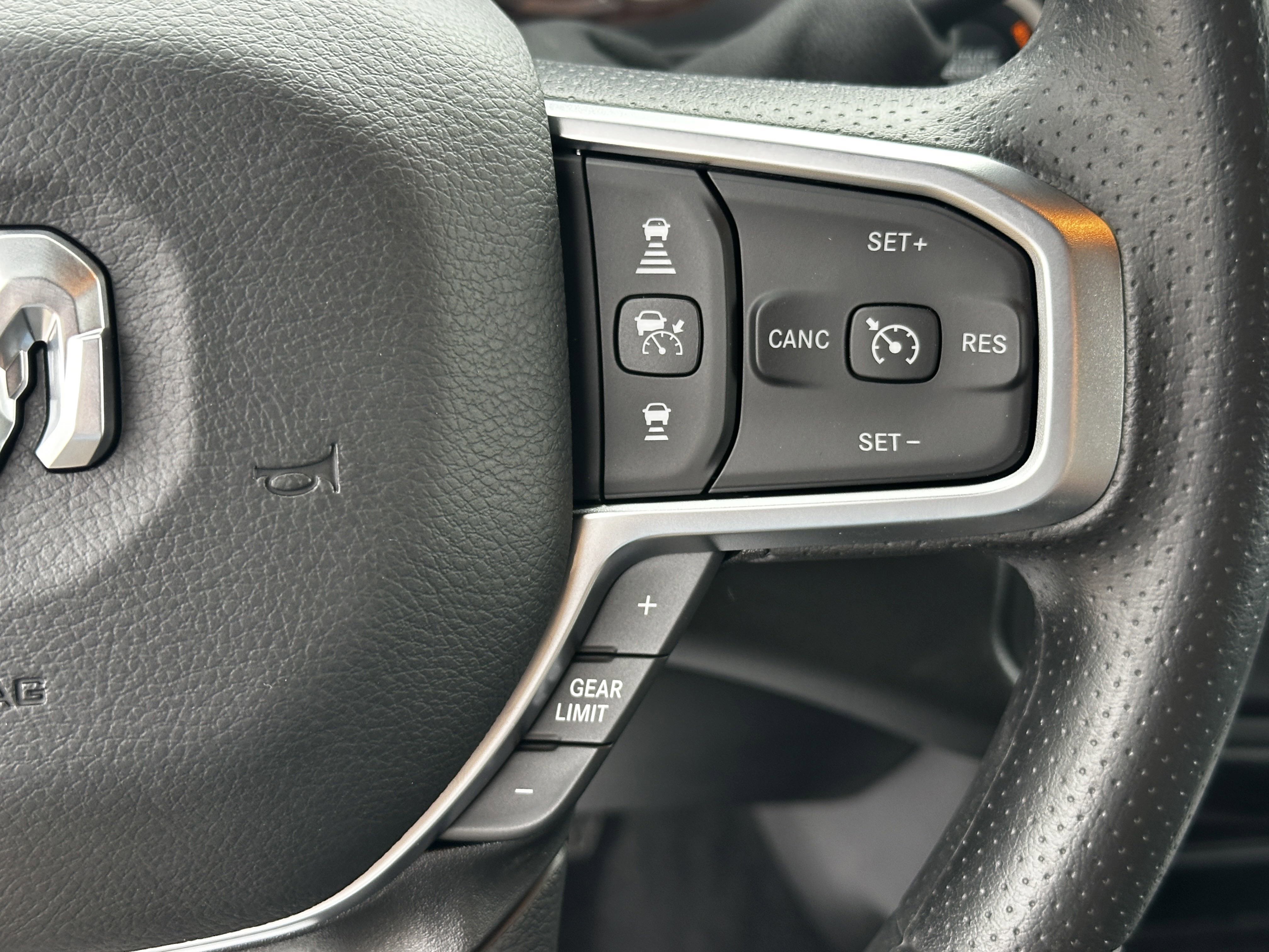 2025 Ram 2500 Tradesman photo 3