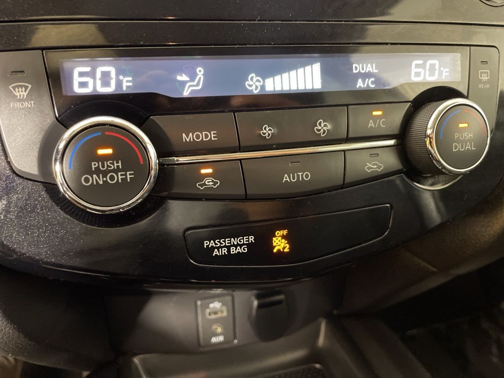 2017 Nissan Rogue SV AWD photo 30