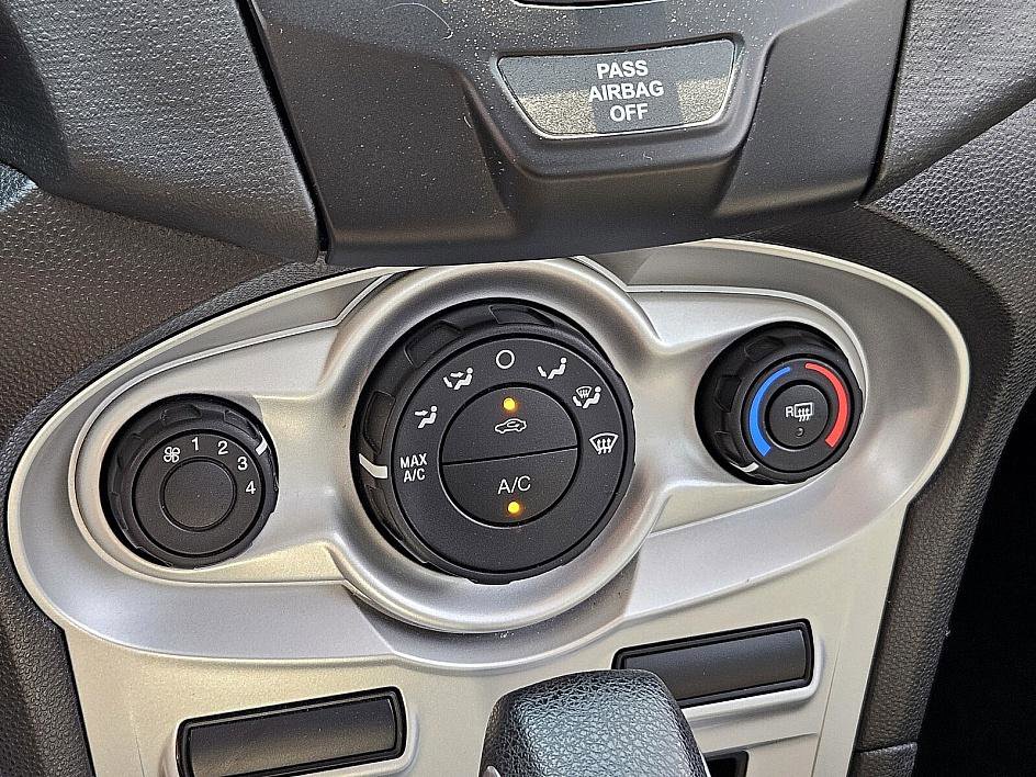 2019 Ford Fiesta SE photo 20