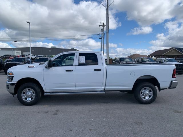 2025 Ram 2500 Tradesman photo 4