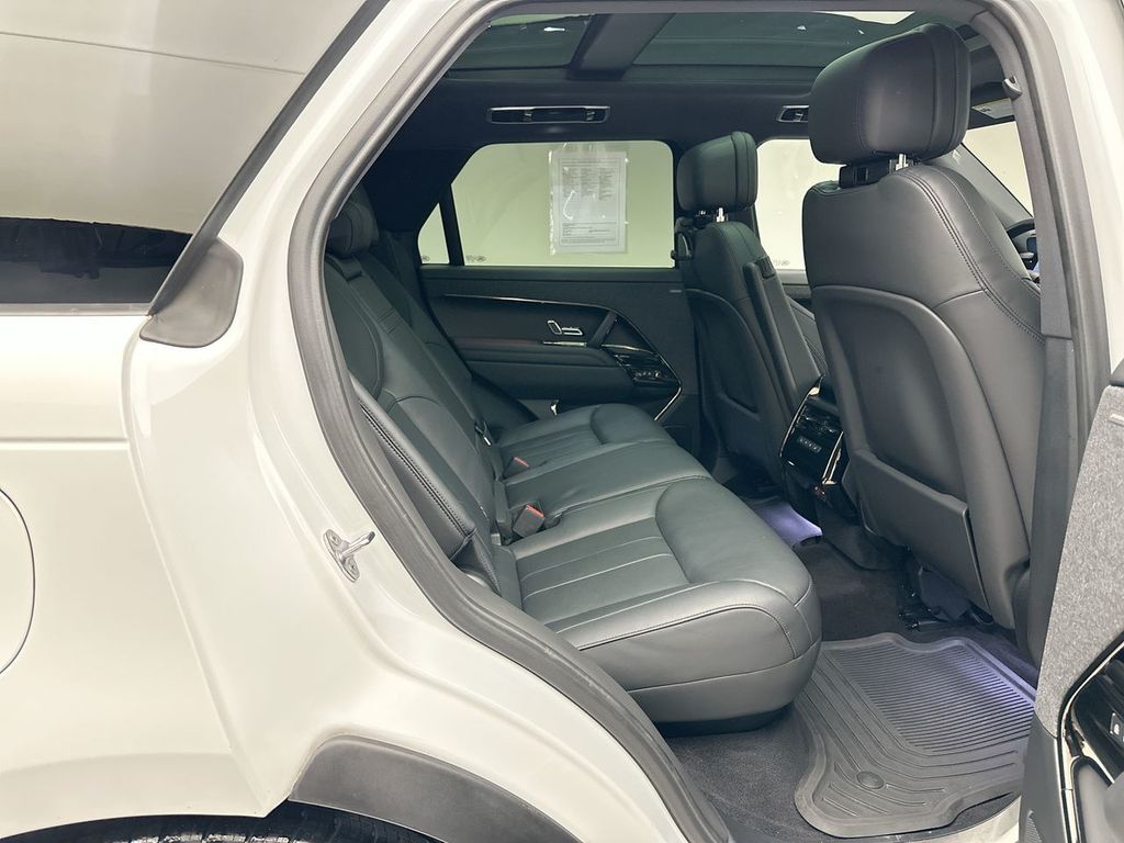 2023 Land Rover Range Rover Sport SE photo 7