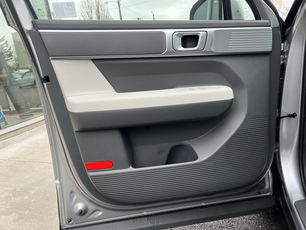 2025 Hyundai Santa Fe SE photo 9